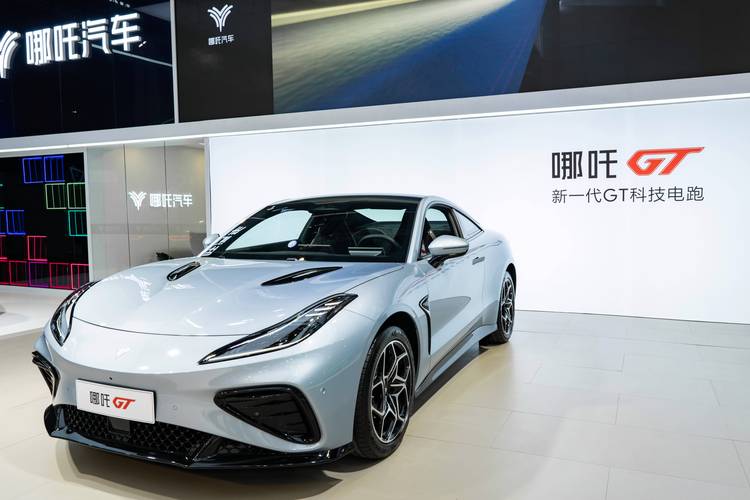 佛山顺德区清景广企业管理咨询哪吒汽车在智能汽车领域的表现，领途汽车在新能源汽车市场中的影响力